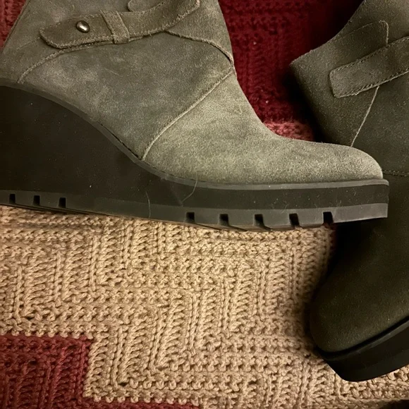 Wedge suede booties - Picture 3 of 5